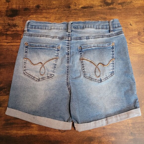 Wallflower Denim Shorts Size 11 Irresistible High Rise Cuffed Medium Light Wash - Picture 2 of 8
